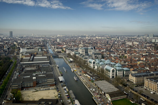 Vue du canal de Bruxelles (Quai des péniches)